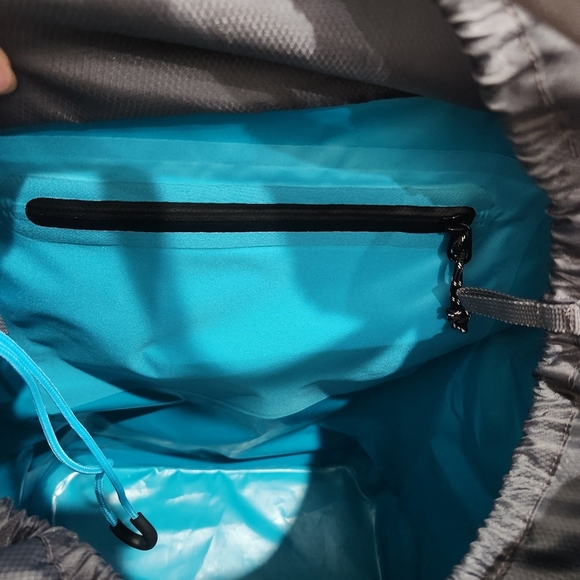 Igloo Reactor Portable 46 Can Soft Insulated Cinch Cooler Backpack Gray Tailgate - Picture 9 of 13